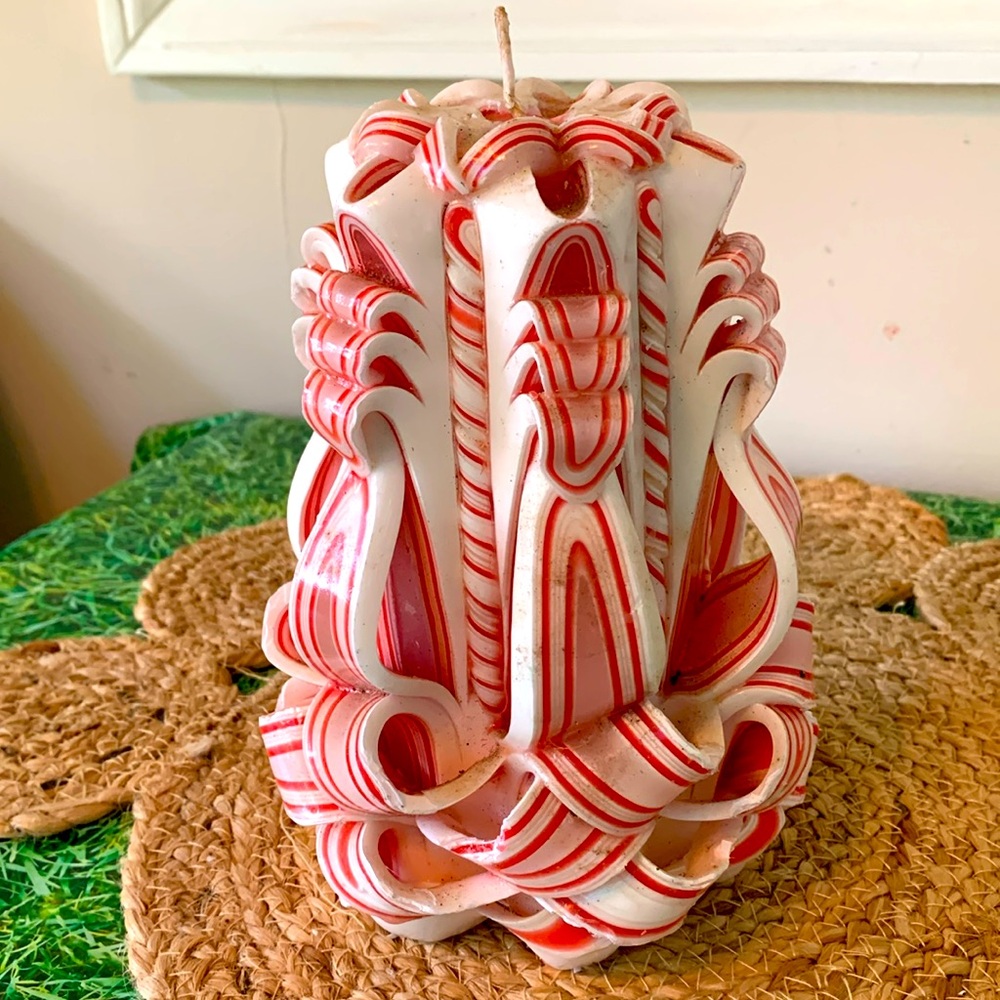 Vintage, red and white hand crafted sculpted candle, read details